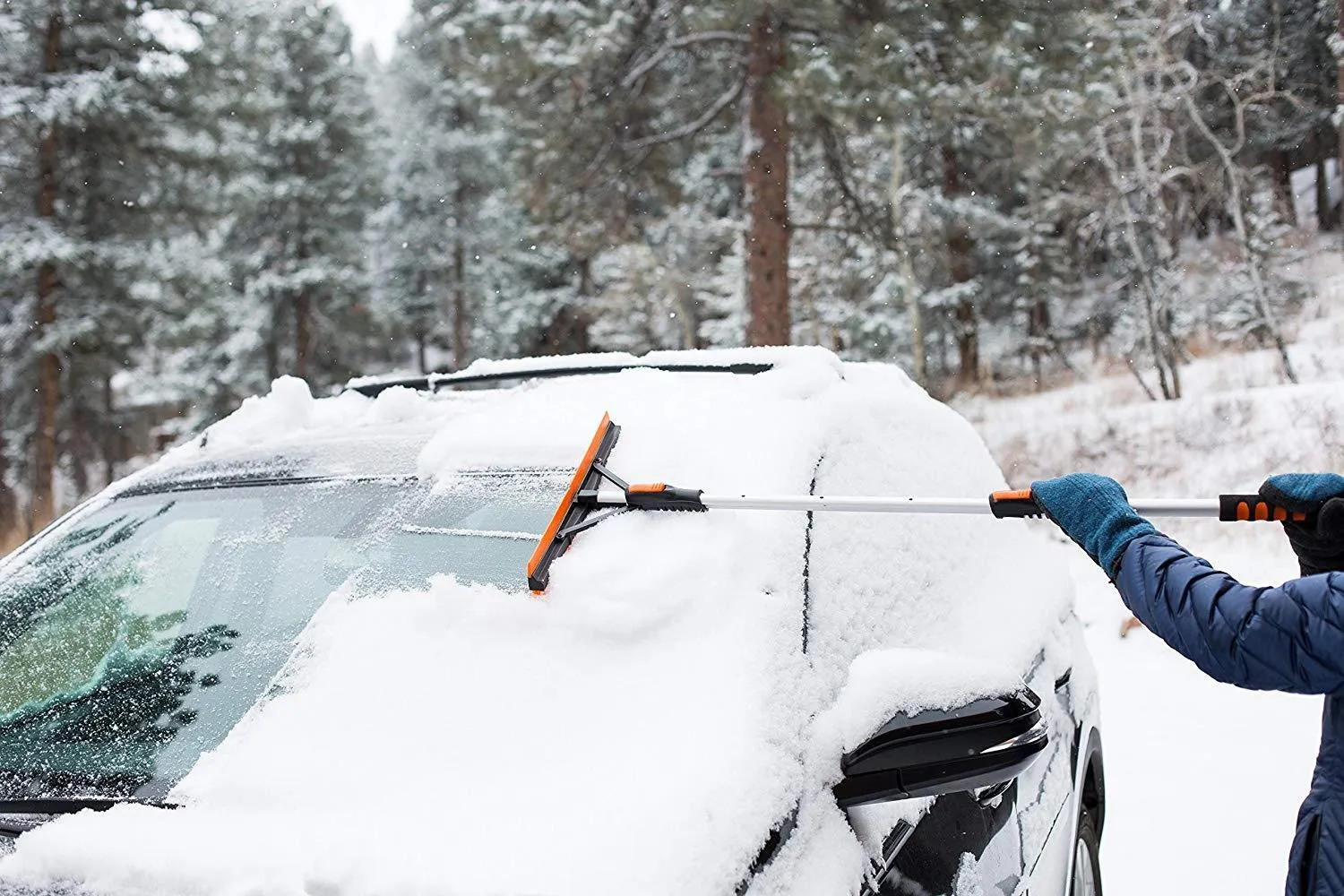 46 Extendable Snow Brush with Squeegee & Ice Scraper - Foam Grip - T-Shape Auto Snow Brush