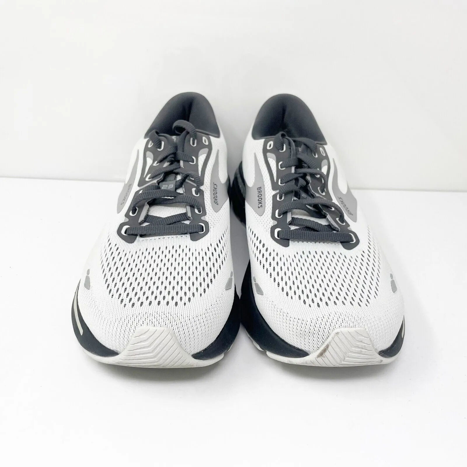 Brooks Mens Adrenaline GTS 23 1103912E065 Gray Running Shoes Sneakers Size 9 2E