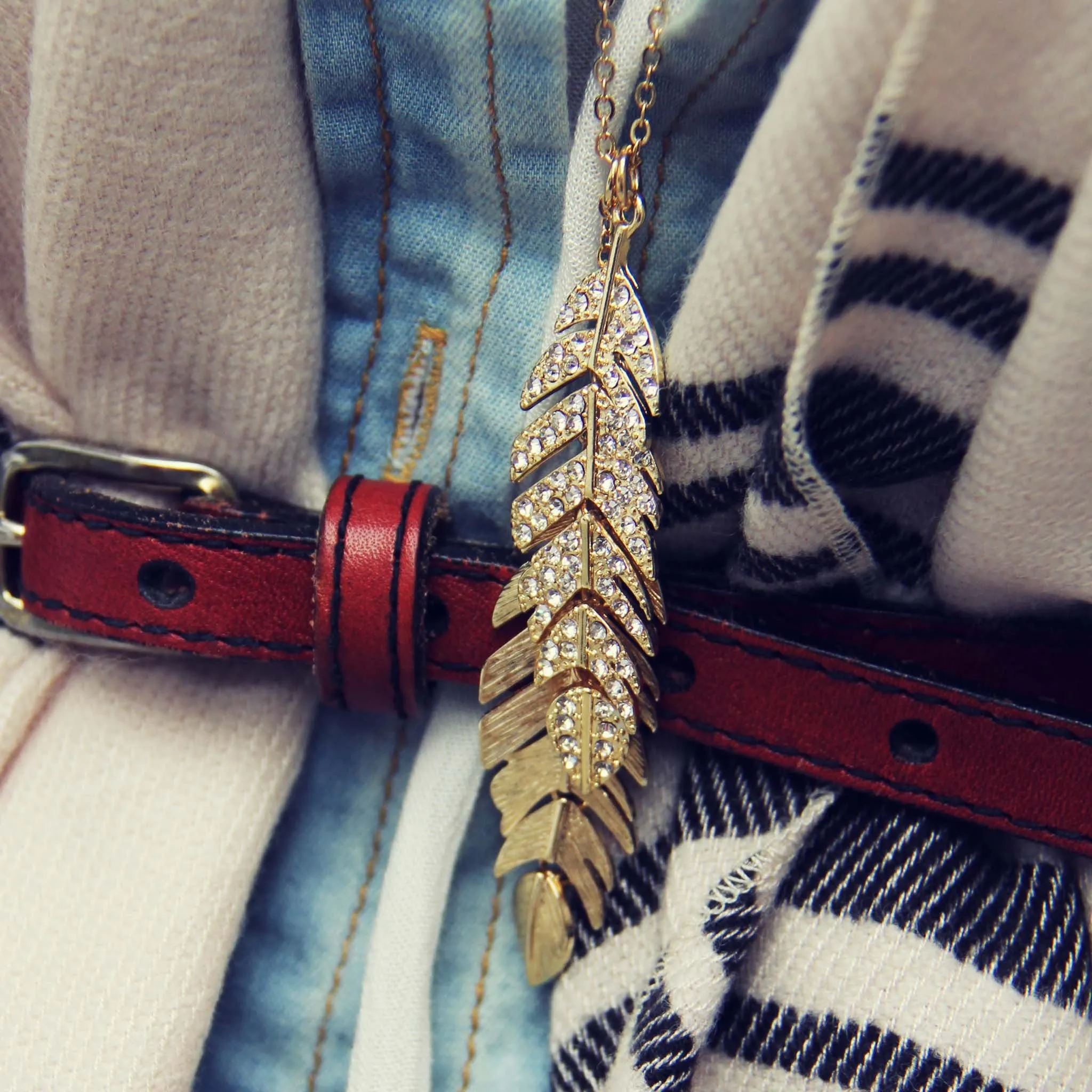 Feather Snow Necklace